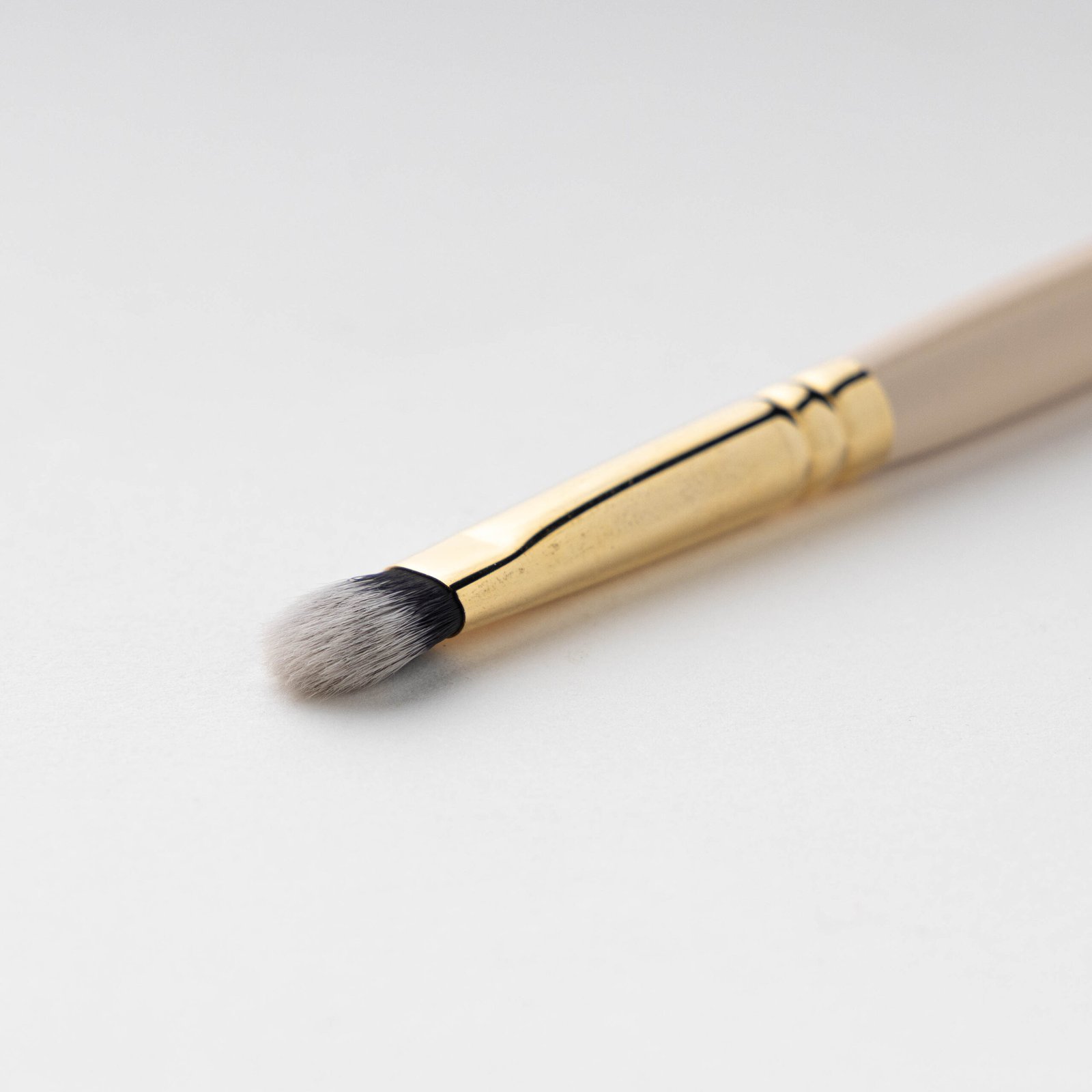 T7 / Eye & Concealer Brush - Image 2