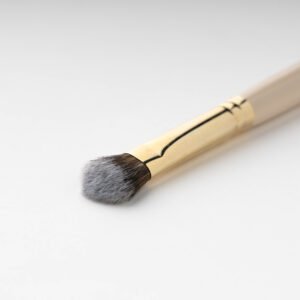 T9 / Angled Concealer Brush