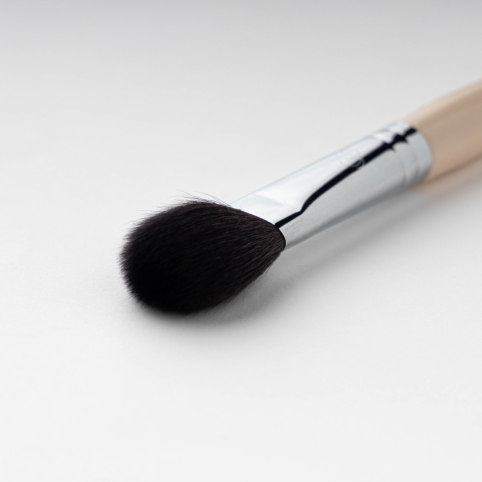G11 / Med Face Brush - Image 2