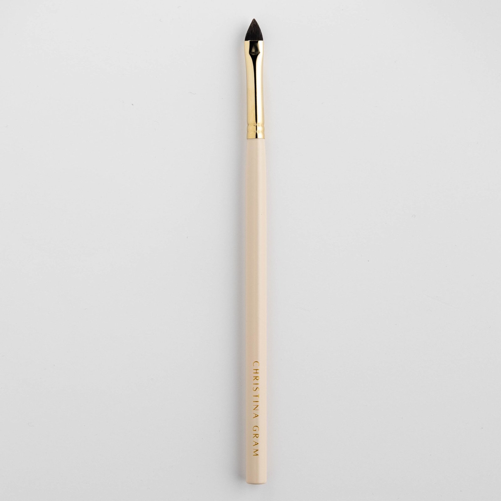 Q6 / Small Tapered Eye Brush