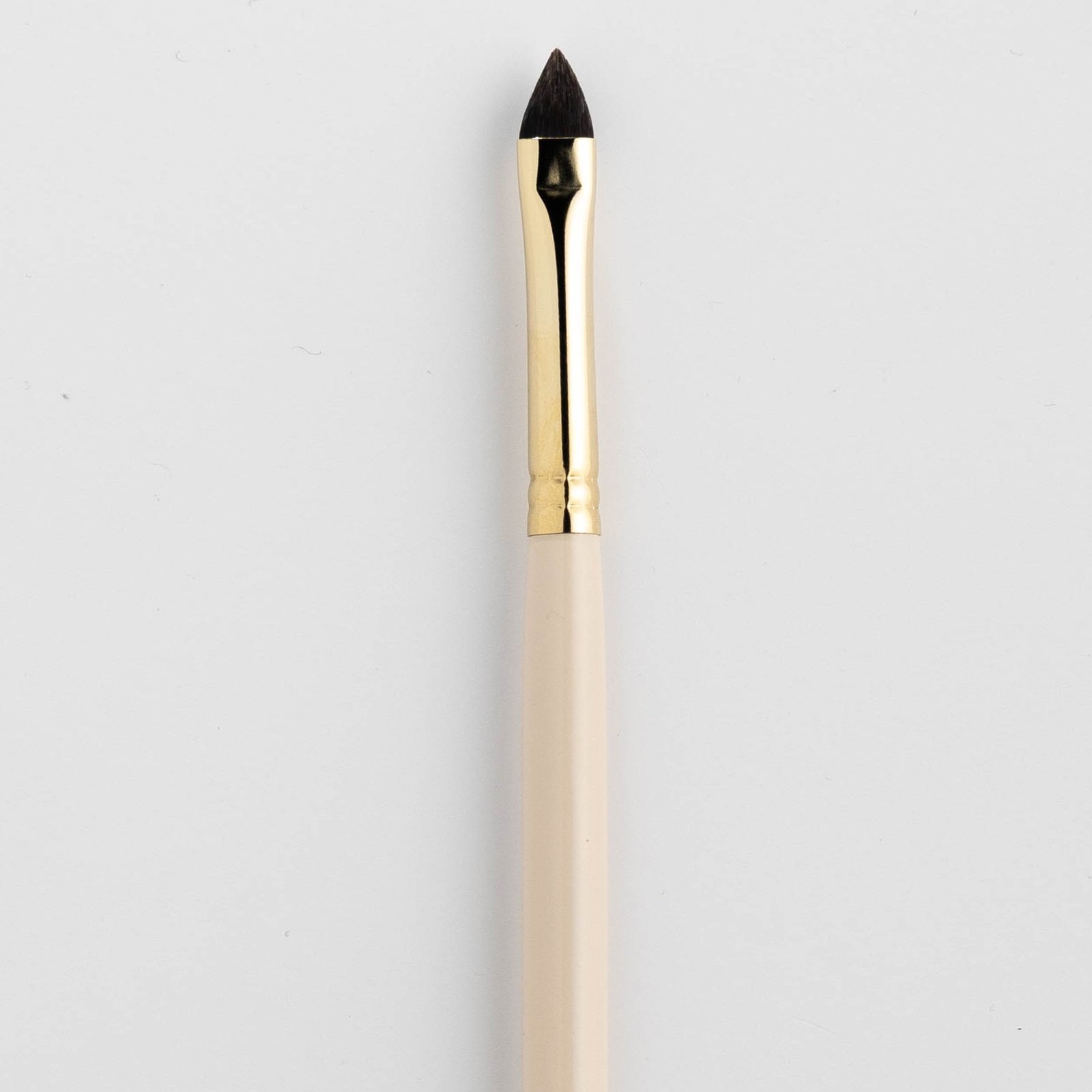Q6 / Small Tapered Eye Brush - Image 3